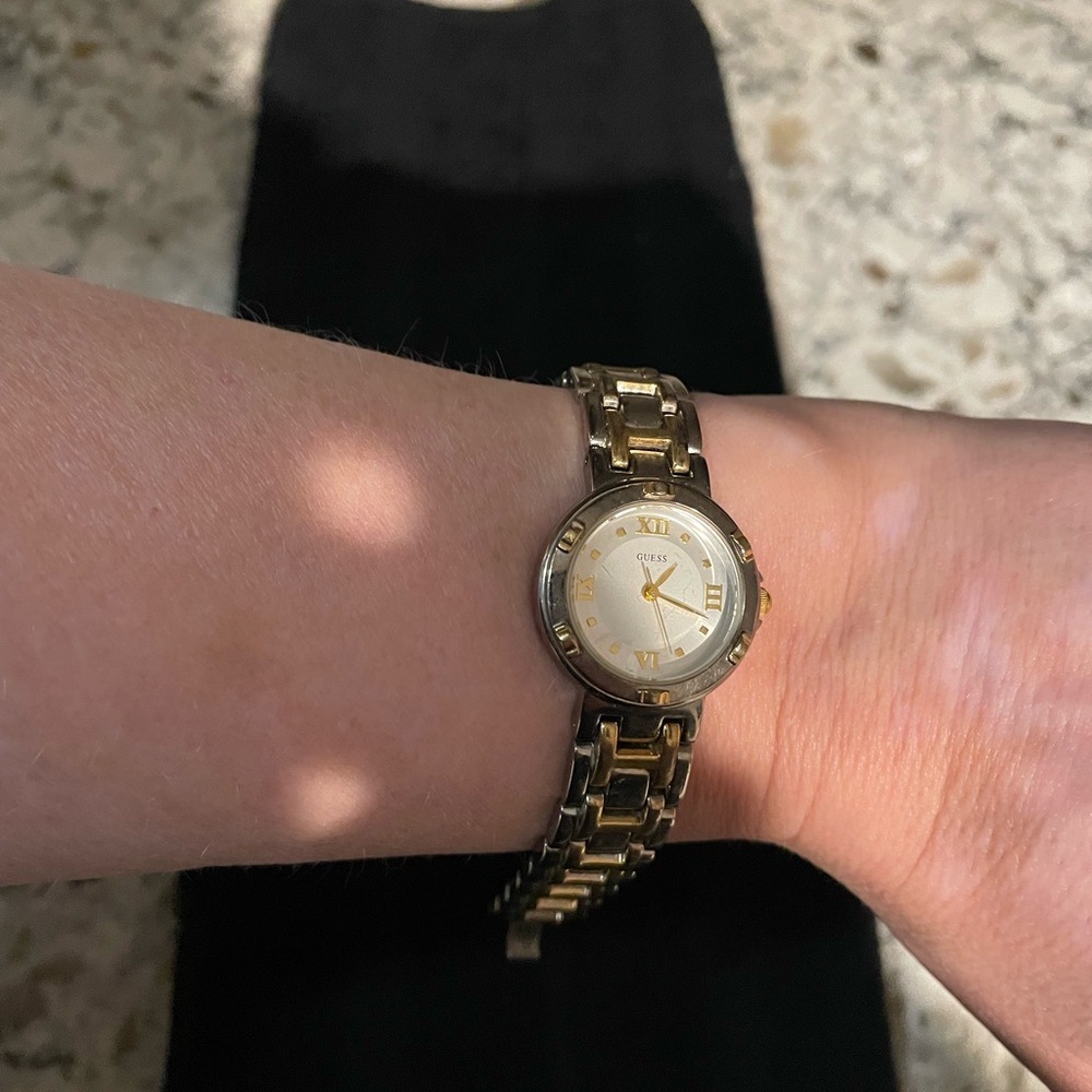 Guess watch woman’s
